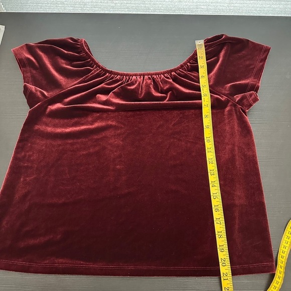 Gap Red Velvet Short Sleeve Off The Shoulder Casual Top Women's Size Medium - Picture 8 of 9